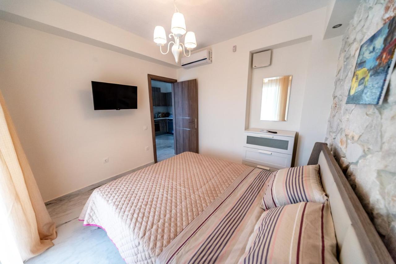 Nika Apartment Hanioti Bagian luar foto