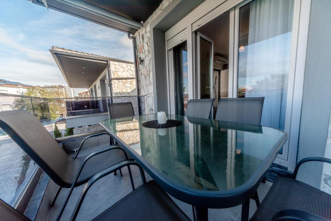 Nika Apartment Hanioti Bagian luar foto